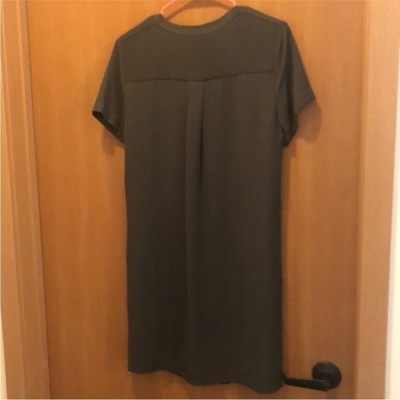 New with tags Michael Kors gold chain lace front hunter green dress Size medium. - Picture 7 of 9